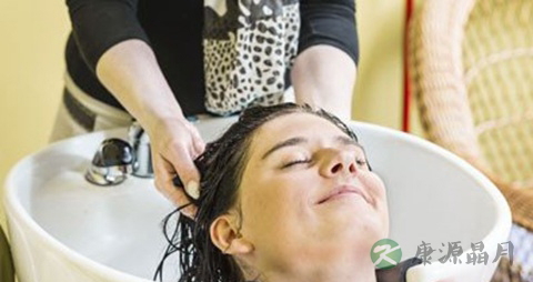 头发油腻掉发用什么洗发水