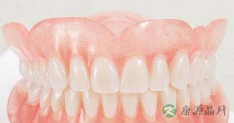 假牙清洁的方法
