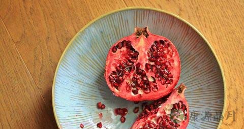 吃石榴吐籽吗