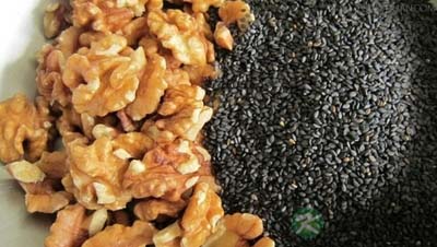 吃什么可以生发黑发