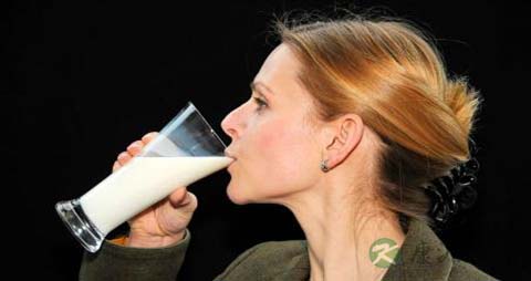 晚上喝牛奶长胖吗