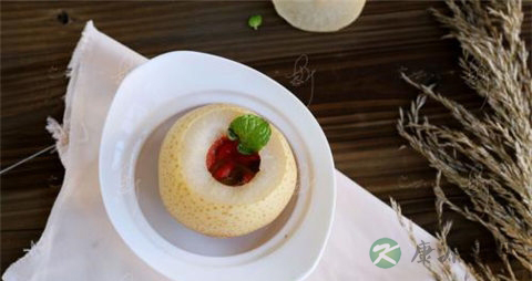 冰糖梨煮水的作用