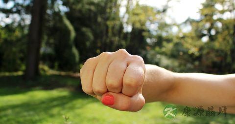 胳膊发麻怎么回事