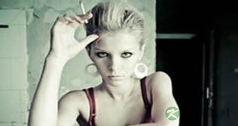 锁骨在哪个部位