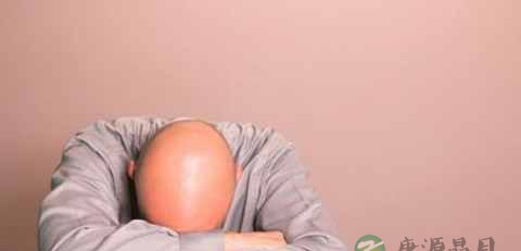 头顶脱发吃什么好