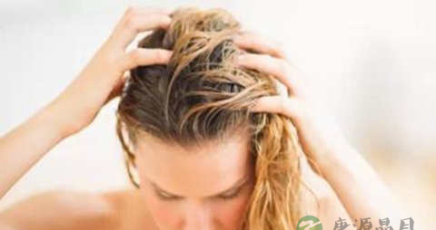 头发油腻掉发什么原因