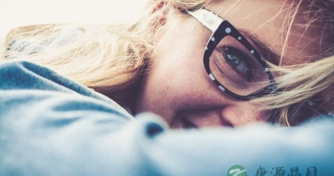 眼睛发涩怎么回事