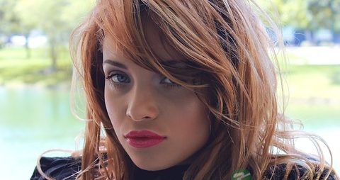 用牛奶洗脸好吗