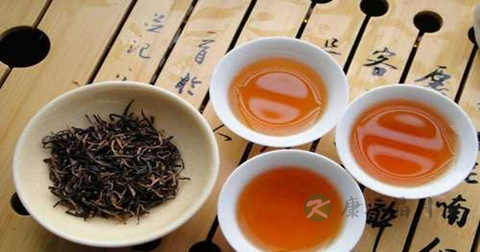 喝红茶吃什么