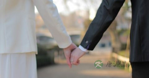 30岁的男人没结婚晚吗