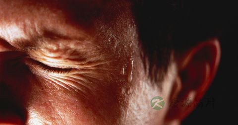 夏季汗多是怎么回事