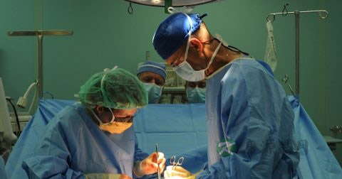 睾丸坠疼的原因