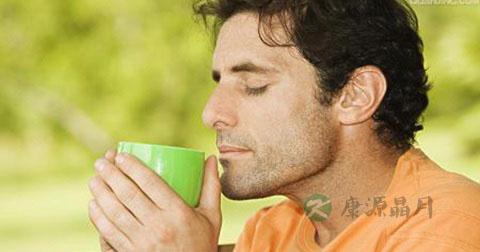 男人牙齿松动是怎么回事