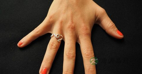 扳手指会变粗吗