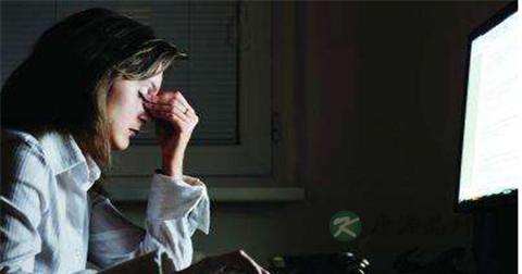 病毒性口腔疱疹怎么治 病毒性口腔疱疹怎么治