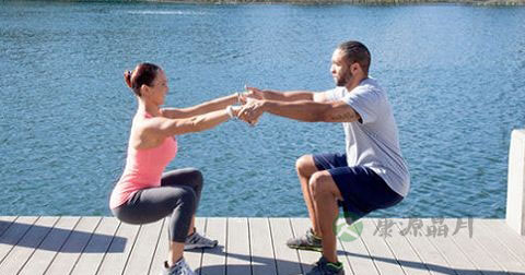 男士深蹲的正确姿势