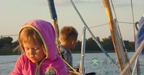 右胸痛怎么回事