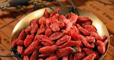 中年男人平时泡什么喝水保健好