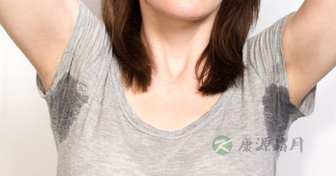 男性夏季腋下出汗怎么办