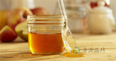 脸上皮肤干燥吃什么 脸上皮肤干燥吃什么