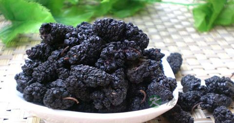 中年男人平时泡什么喝水保健好