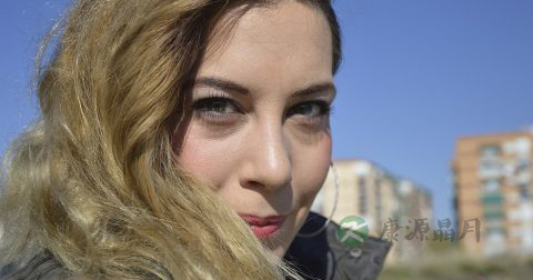 女人为了挺起来，真的伤不起