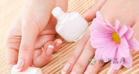 水晶指甲的美丽致命陷阱 水晶指甲的美丽致命陷阱