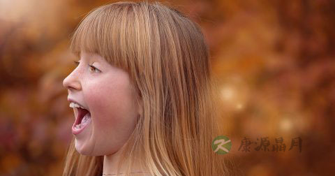 女性痛经可用艾叶水熏脚