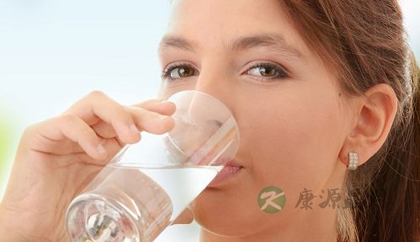 补水有陷进 喝水要注意