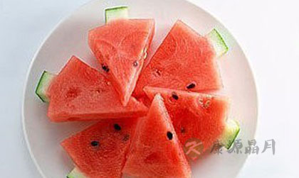 哪些女性应该少吃西瓜为宜