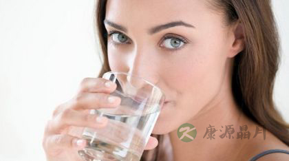 女人学会17招轻松击退黑眼圈