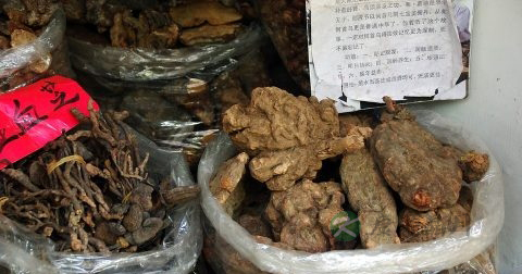 月经量少发黑怎么办