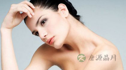 鱼尾纹暴露年龄 17招减少眼部皱纹