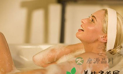 惊！女性常用私处洗液致不孕