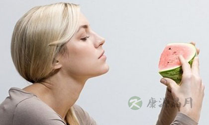 哪些女性应该少吃西瓜为宜