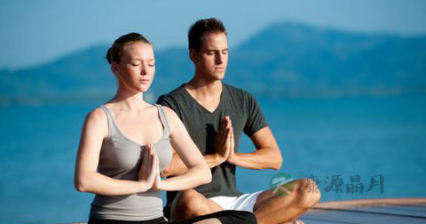 伏卧+抬腿轻松打造美臀