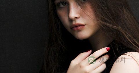 女性养生 5不良姿势损害腰健康 女性养生 5不良姿势损害腰健康