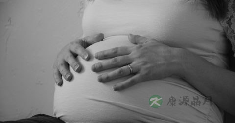 孕期不用化妆品皮肤会差吗