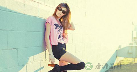 伏卧+抬腿轻松打造美臀