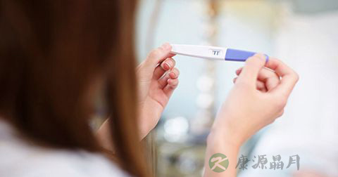 刮腋毛易患乳腺癌？