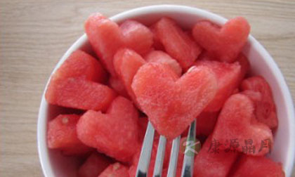 哪些女性应该少吃西瓜为宜