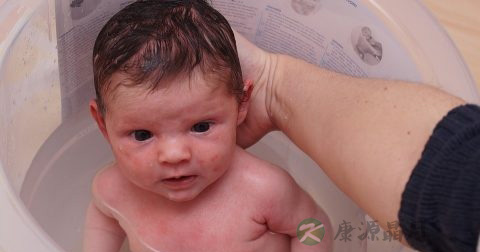女婴护理的方法