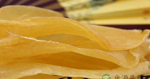 孕早期出血可以吃花胶吗 孕早期出血可以吃花胶吗