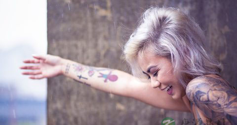 孕期保健：不宜喝过多牛奶果汁