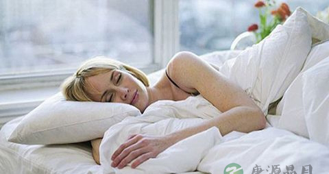 孕早期怎样睡姿对胎儿好