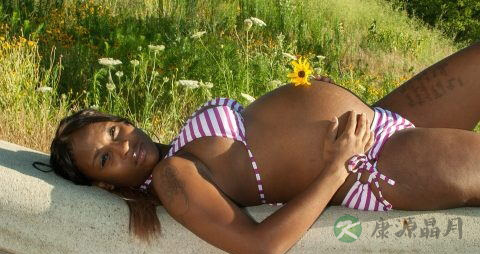 孕早期一直有褐色分泌物正常吗