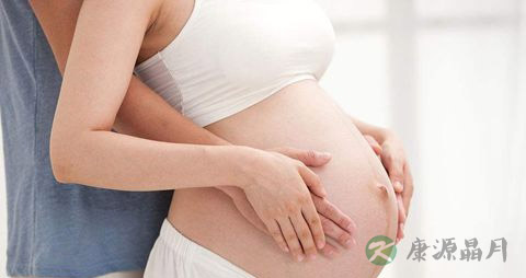 怀孕可以穿牛仔裤吗 怀孕可以穿牛仔裤吗