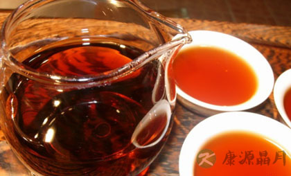 孕期保健：不宜喝过多牛奶果汁