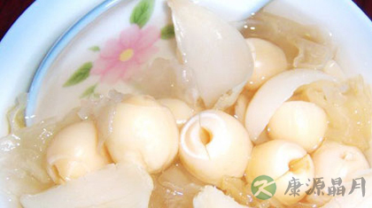 银耳莲子汤的功效作用与做法