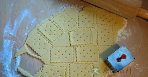 每天吃压缩饼干可以减肥吗